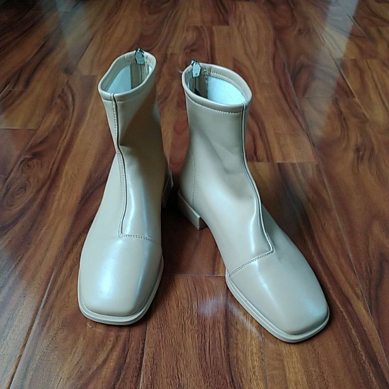 bốt cổ ngắn size 36