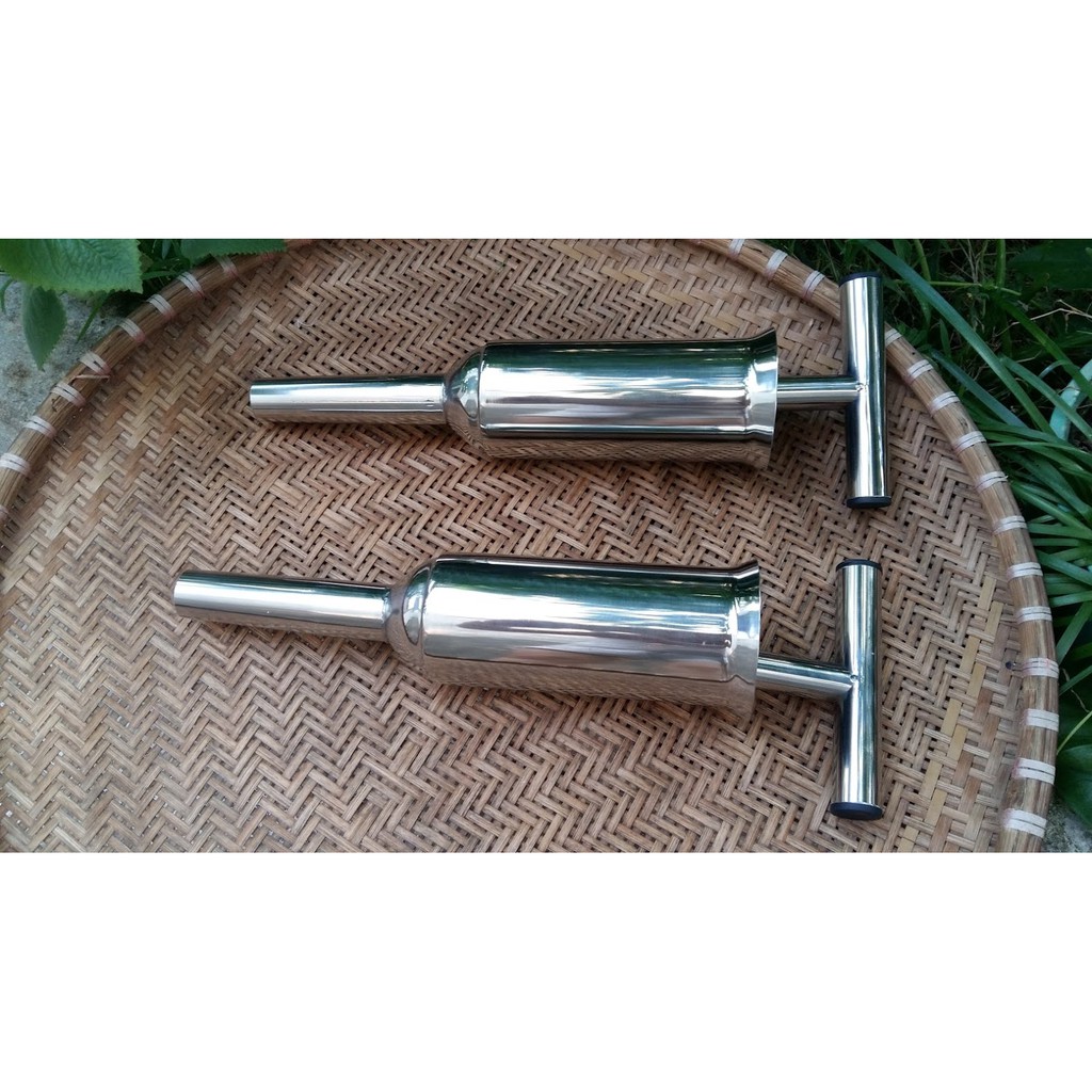 Dụng cụ nhồi xúc xích, lạp xưởng bằng thép không gỉ.