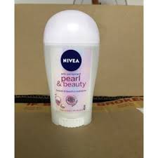 SÁP NGĂN MÙI NIVEA NGỌC TRAI ĐẸP QUYẾN RŨ 40ml