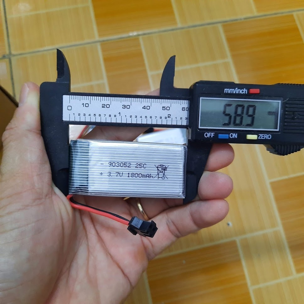 Pin flycam 3.7v 1800mah cổng nối SM