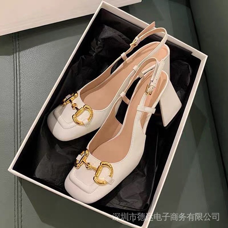 Giày Cao Gót Hở Mũi Phối Dây Xích Màu Trắng Đen Sang Trọng