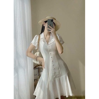 Váy trắng cổ V nút bọc