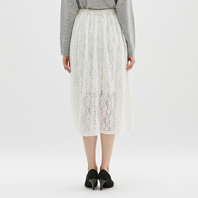 Chân váy xòe ren trắng của GU - Nhật Bản