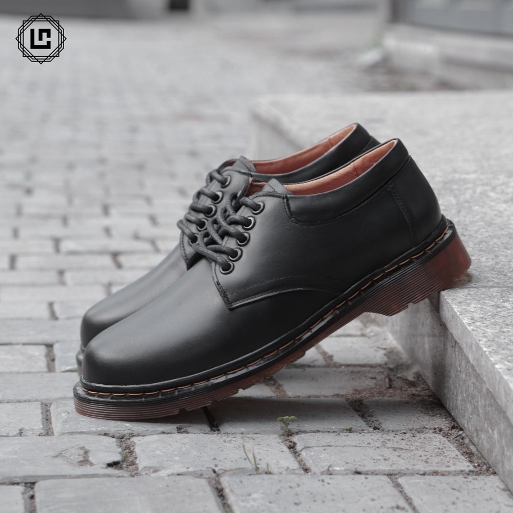 Giày Da Dr 8053 Đen Cổ Thấp Lucas Shoes, Kiểu Dáng Doctor, Da Bò Nappa, Đế Kếp Cao Su Có Khâu Đế - BH 1 năm