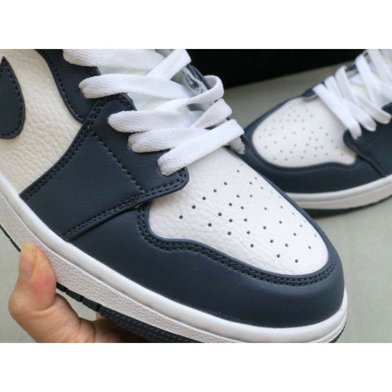 Giày bóng rổ Air Jordan 1 Mid Retro Midnight navy/white | BigBuy360 - bigbuy360.vn