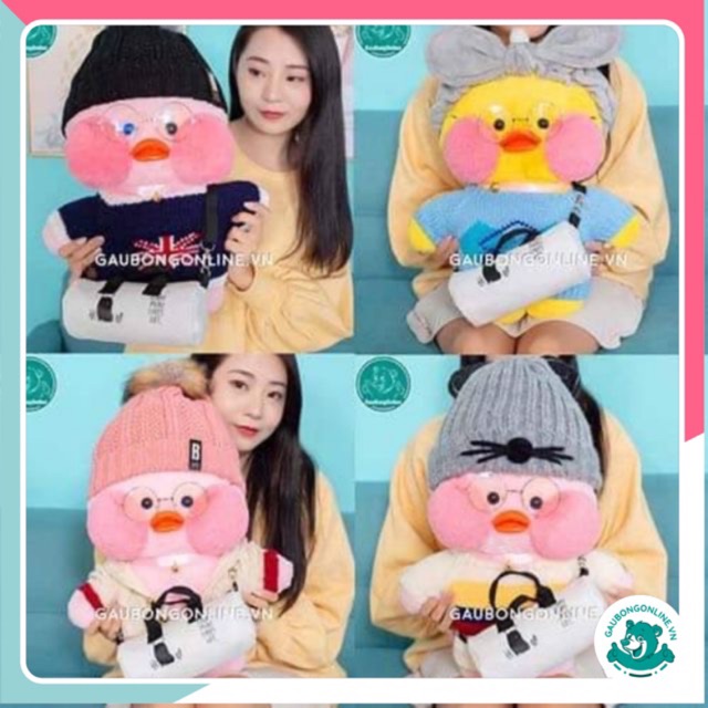 Vịt bông Lalafanfan má hồng siêu kute full phụ kiện áo, mũ, túi, kính kích thước 50cm