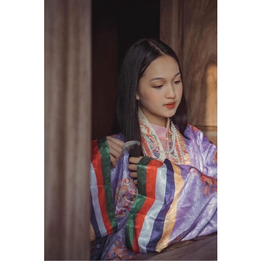 Áo khoác nhật bình màu tím và xanh