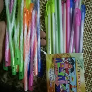 100 cây bút bi dài
