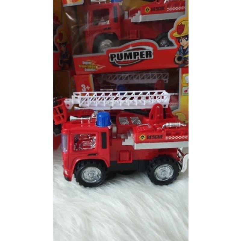 Đồ chơi xe cứu hỏa dùng pin mô phỏng xe cứu hỏa thật