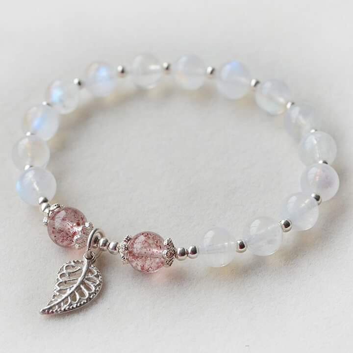 Vòng Phong Thủy cho mệnh Kim - Thủy. Đá Mặt Trăng kết hợp thạch anh dâu tây mix charm bạc 925