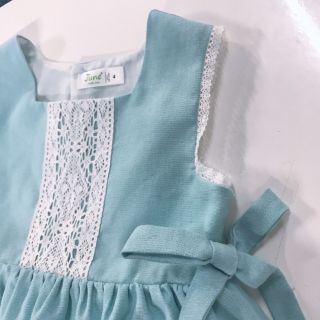 Váy xanh thắt nơ
