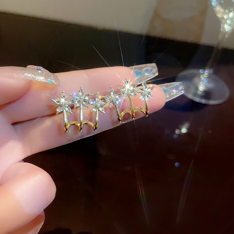 Bông Tai Kim Loại Hình Hoa Đính Ngọc Trai Dễ Thương Thời Trang Xuân Hè Cho Nữ