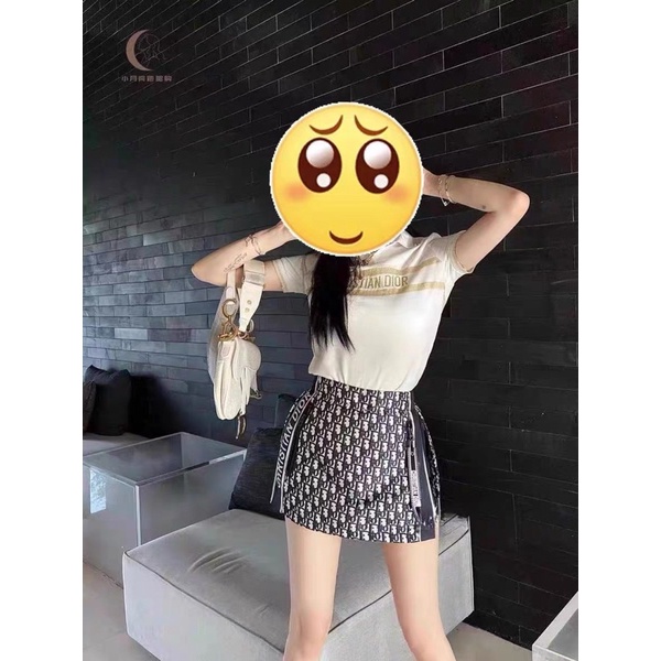 Chân váy dior khoá xẻ bên lưng chun