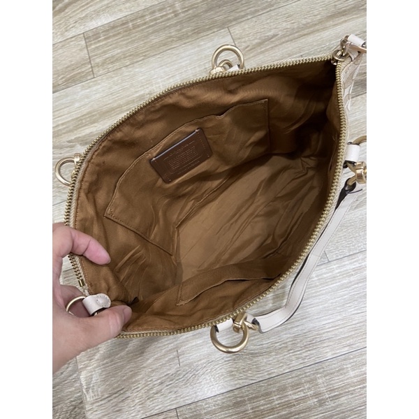 Túi si hiệu Coach
