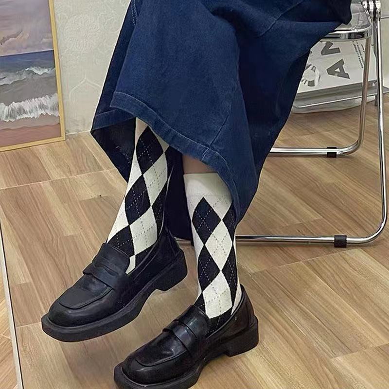 Tất Ống Lửng Họa Tiết Kim Cương Thời Trang Thu Đông Cho Nữ