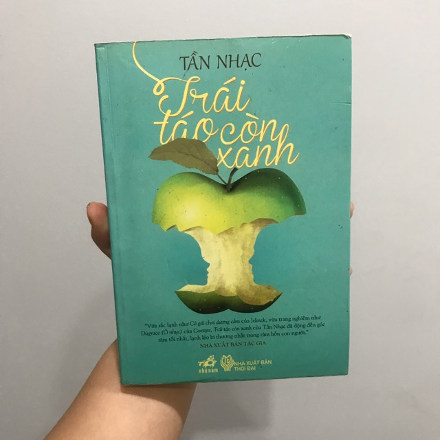 Trái Táo Còn Xanh