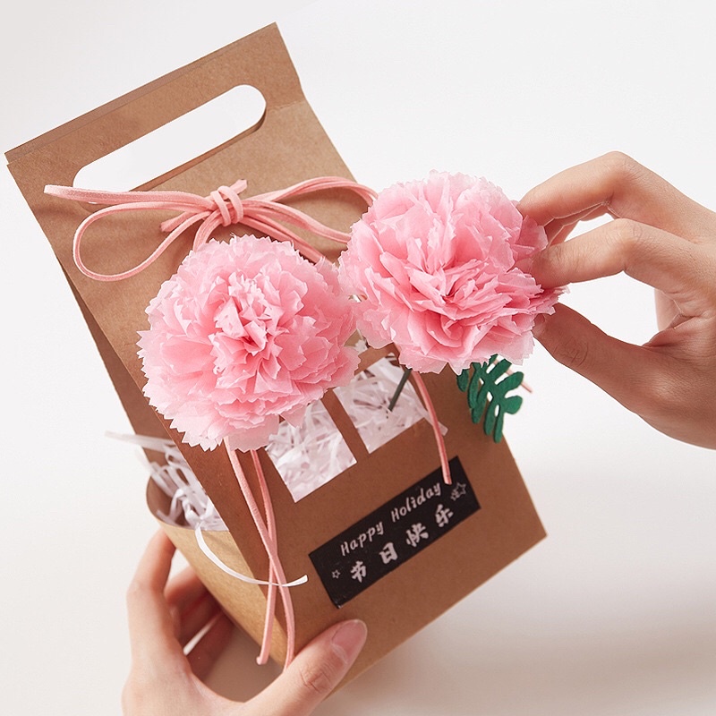 Hoa cẩm chướng giấy DIY sáng tạo cho bé. Tự làm giỏ hoa làm quà tặng
