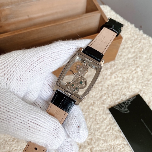 Đồng hồ nam skeleton corum đính đá máy cơ trong suốt