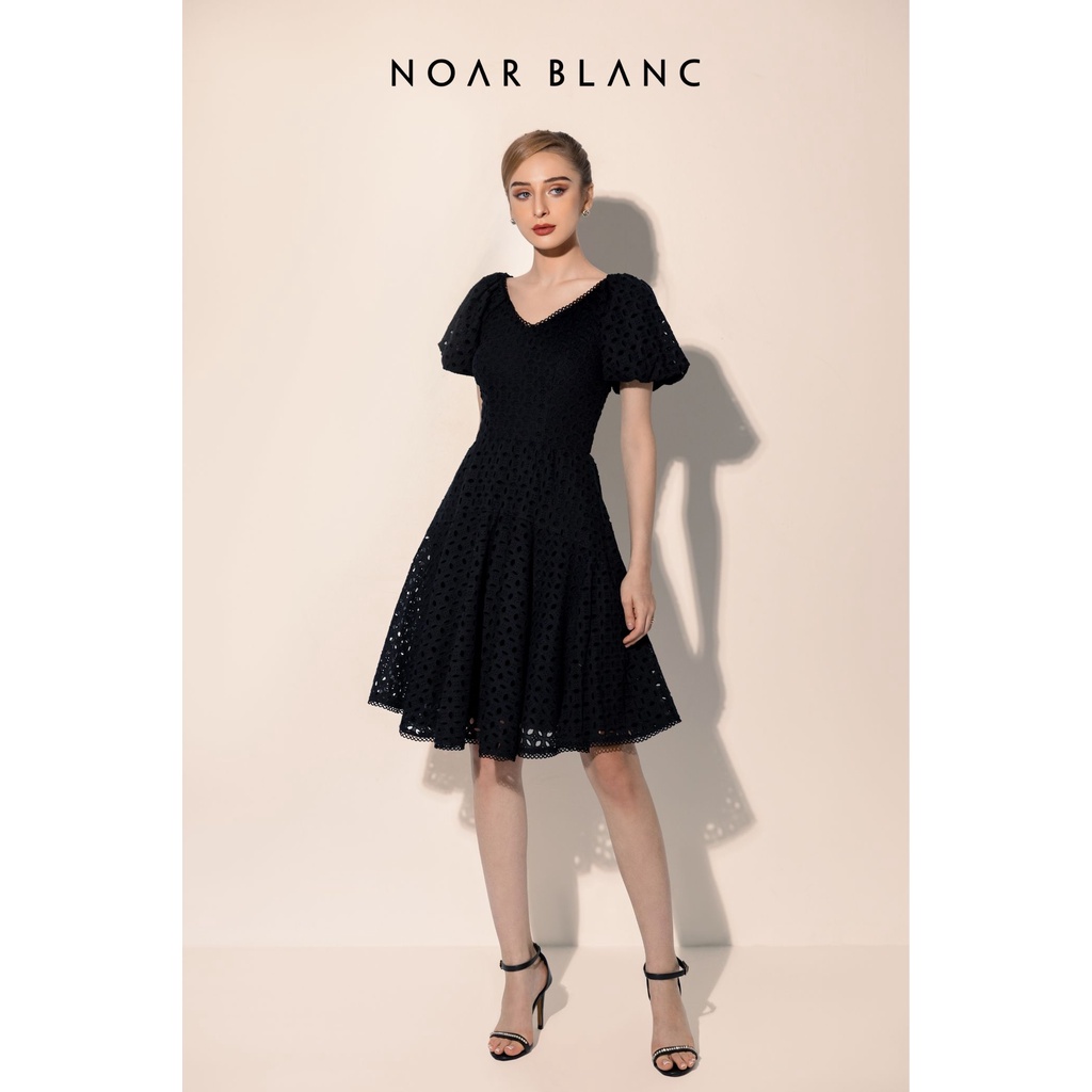 Đầm nữ thiết kế màu đen tay phồng chất liệu ren sang trọng - Lumina Dress
