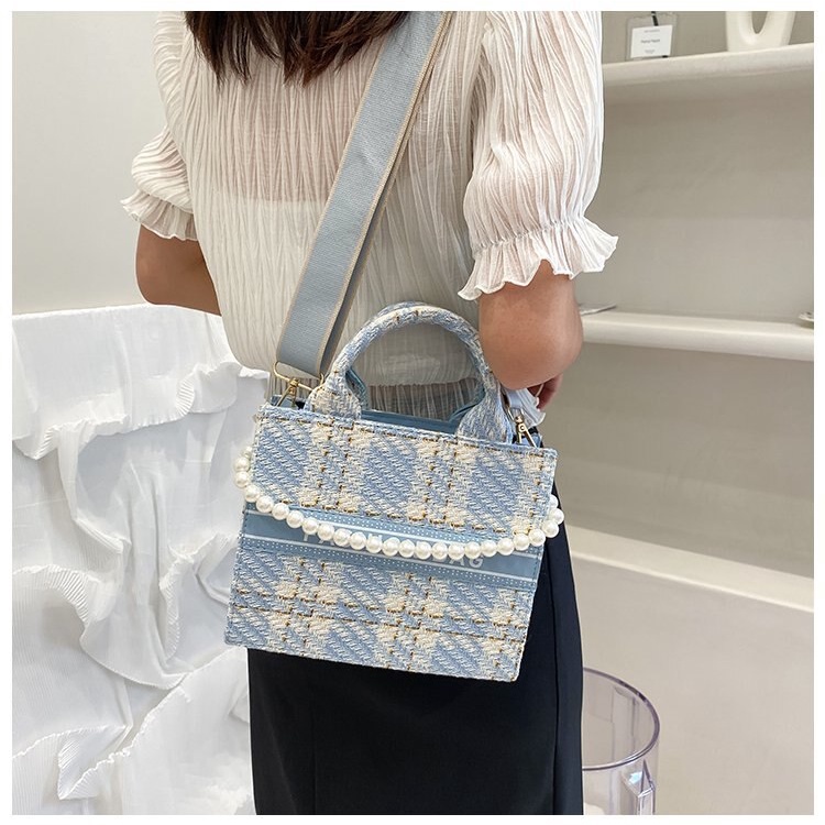 Túi đeo vai JASMIN NOIR bằng vải canvas hình vuông nhỏ phối dây ngọc trai thời trang cho nữ