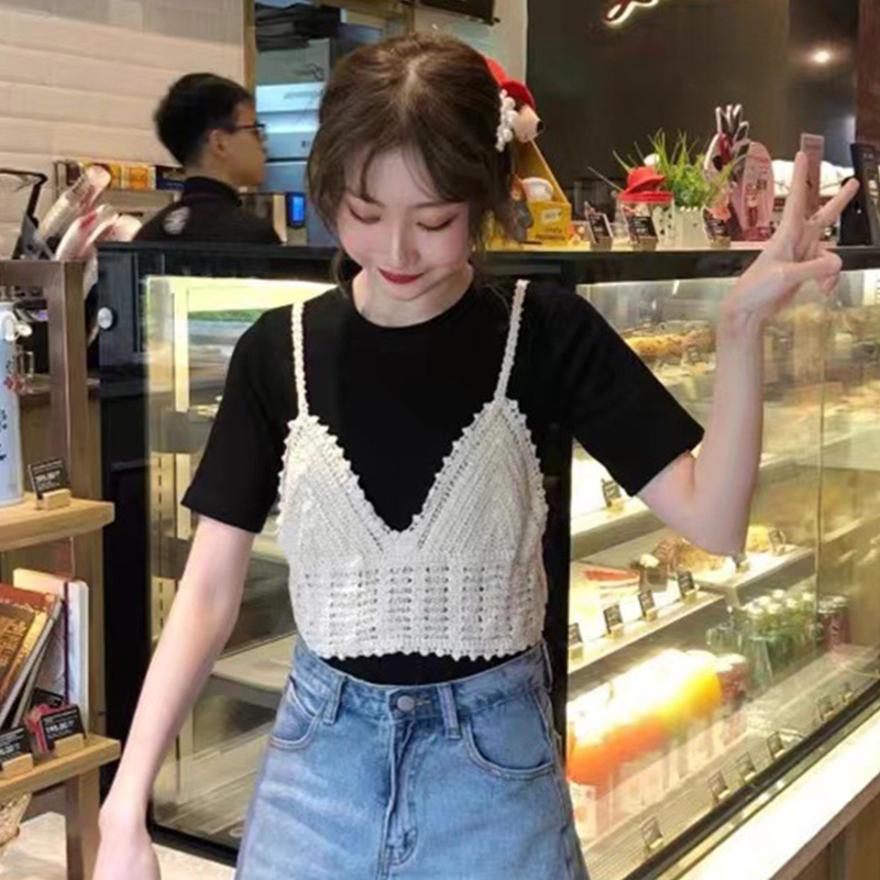 Áo croptop hai dây cổ chữ V gợi cảm cho nữ