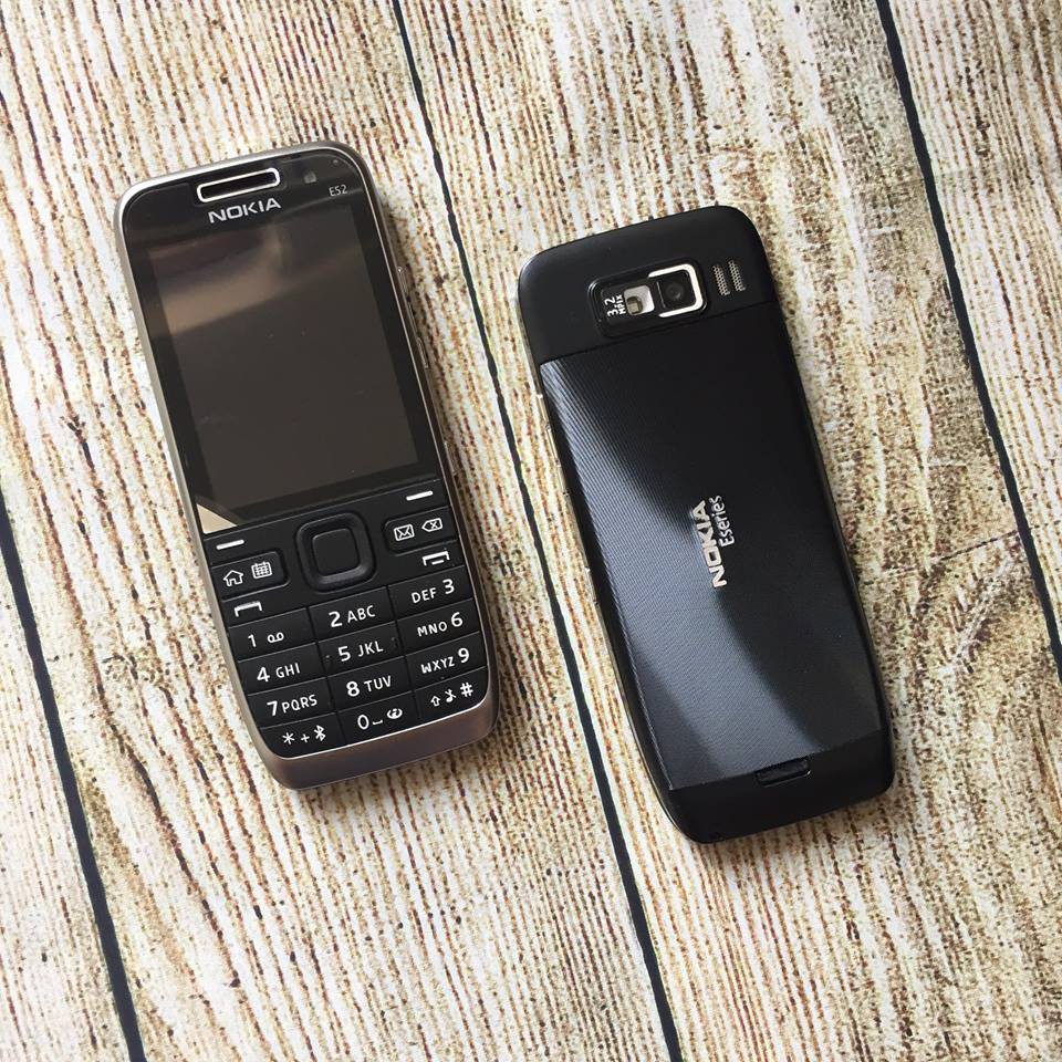 Điện Thoại Nokia E52 Pin Zin Chính Hãng Bảo Hành 12 Tháng Nắp Lưng Nhôm Có 3G WiFi