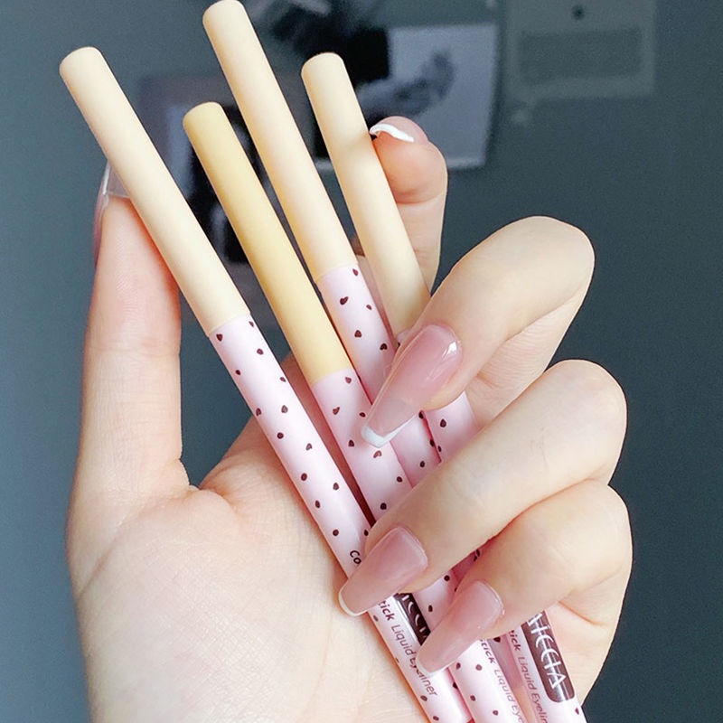 [Hàng mới về] Bút kẻ viền dưới chân mi mắt màu lì chuyên dụng trang điểm cho nữ | BigBuy360 - bigbuy360.vn