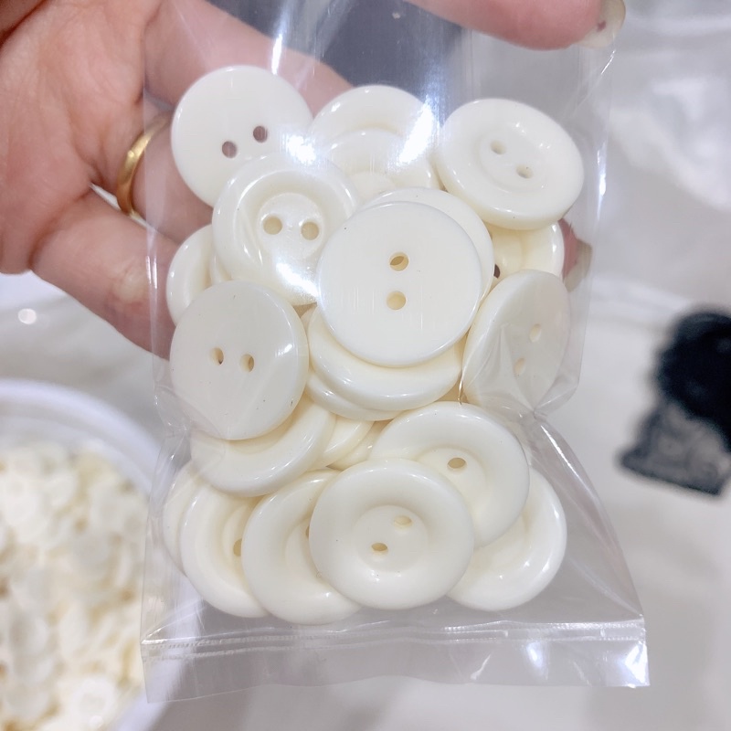 Nút nhựa 2cm bịch 30 nút