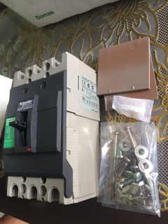 Cầu dao MCCB Schneider EZC100F3040