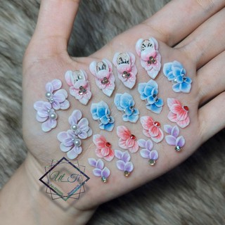 Hoa bột ôm đá chấm bi nail 09c