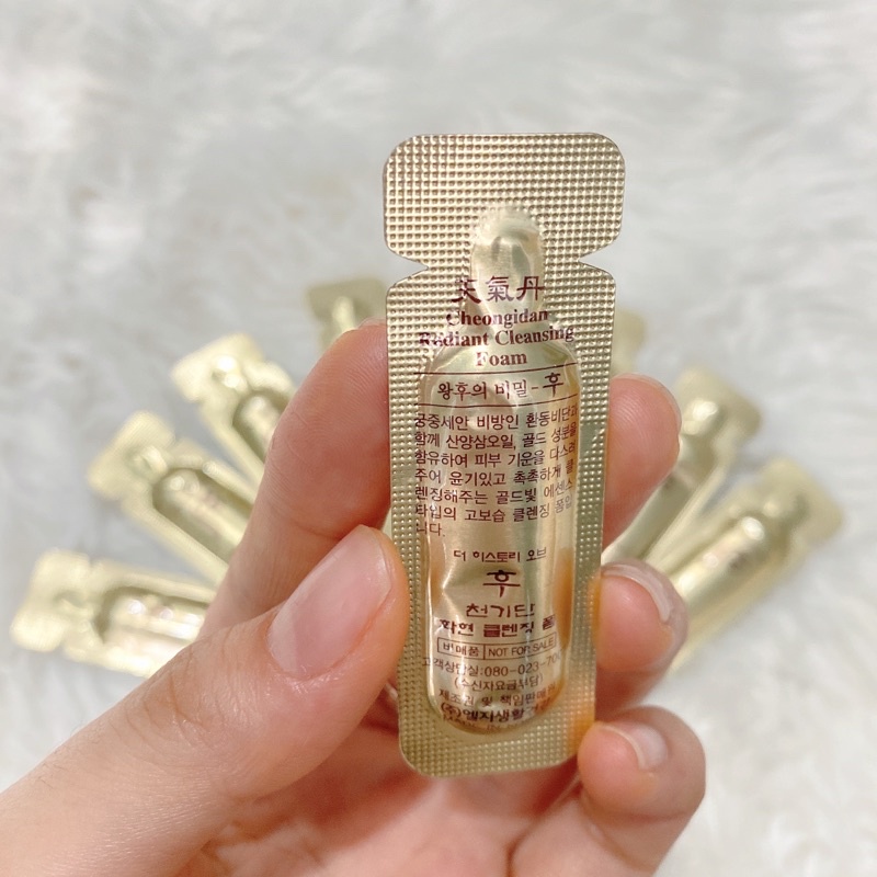 1 gói sữa rửa mặt tái sinh da Whoo Cheongidan Radiant Cleansing Foam 1ml - Chuẩn chính hãng LG