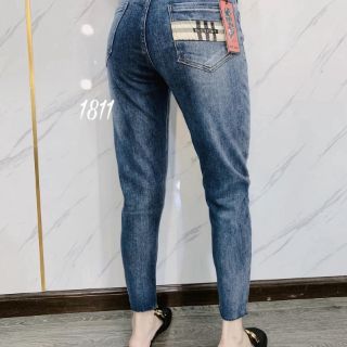 Quần Jean dáng baggy
