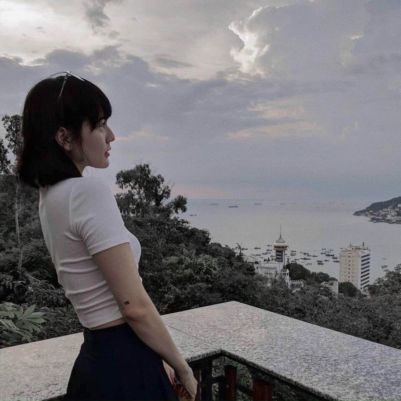 Áo Croptop Ôm Nữ🌸 Croptop Trơn Ngắn Tay Body So hot | BigBuy360 - bigbuy360.vn