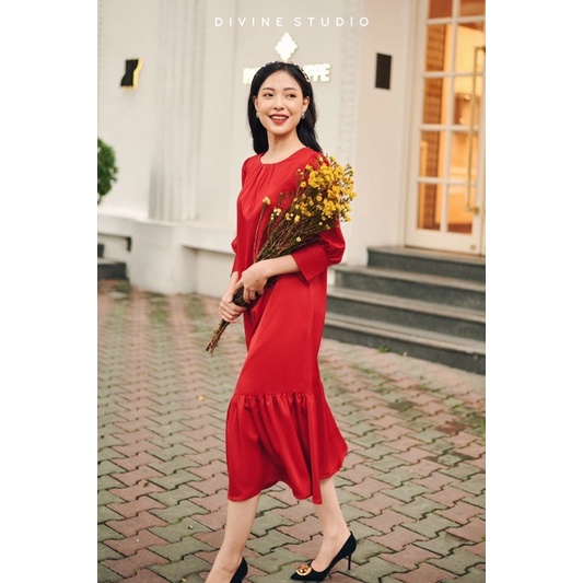 Đầm thiết kế Divine Studio size S màu đỏ sang trọng