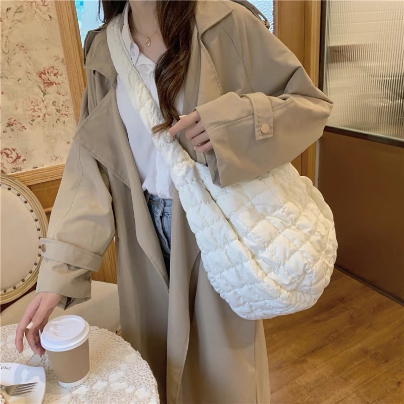 Túi tote bồng bềnh giống Jennie BP