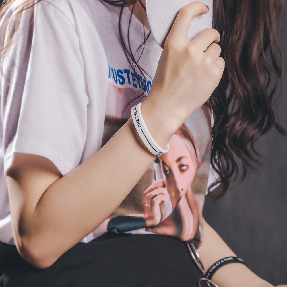 Vòng đeo tay cao su silica gel chống nước nhiều màu mới dành cho nam nữ