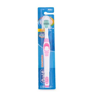 Bàn chải đánh răng Oral-B Classic Ultraclean