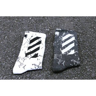 Tất off-white