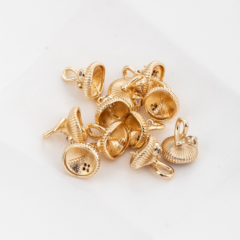 Mặt Dây Chuyền Bằng Đồng 14k Mạ Vàng Dát Đá Zircon Sang Trọng