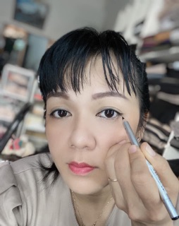 Chì kẻ mắt Loreal Le Kohl  . Made in Italy