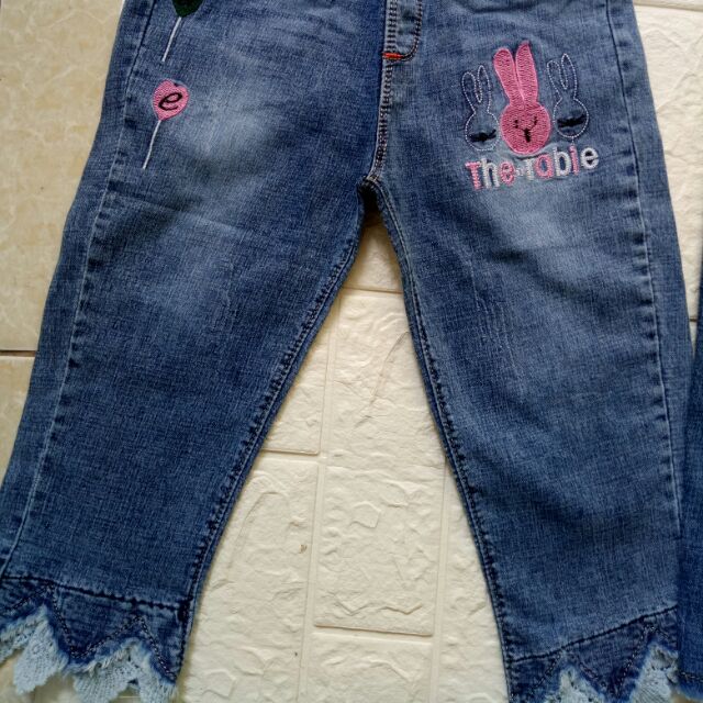 Anh tự chụp Quần bò ngố cho bé gai, có site Từ 22-34kg tùy theo chiều cao của các con hàng madein Việt Nam