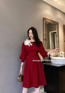 Đầm xoè qua gối