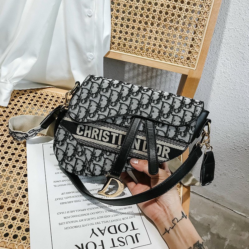 Túi đeo chéo nữ yên ngựa giá rẻ đẹp đi chơi phong cách thời trang hàn quốc dễ thương cute DC267