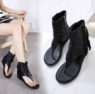 Giày boot xỏ ngón tua rua