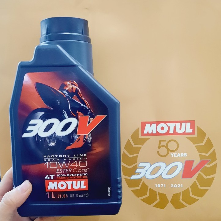 Dầu nhớt Mô tô xe máy Motul 300V Factory Line Road Racing 10W40 1L Tem 3 Lớp Nhập khẩu Pháp