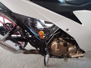 Mica ốp sườn satria raider