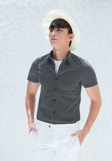 Sơ mi tay ngắn hoạ tiết ngôi sao
