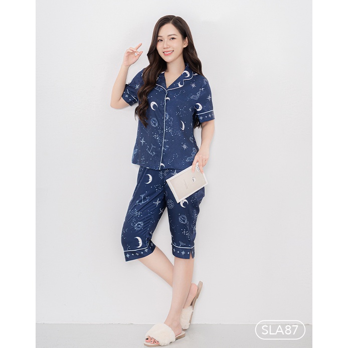 Bộ Pyjama satin ZAM Luxury - SLA87 - áo ngắn tay quần lửng hoạ tiết