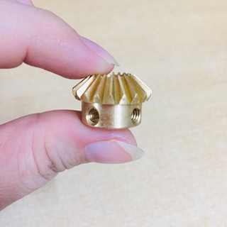 Bánh răng côn bằng đồng 20 răng lỗ trục 8mm bộ truyền đảo chiều 90 độ 1 bánh răng lái 034