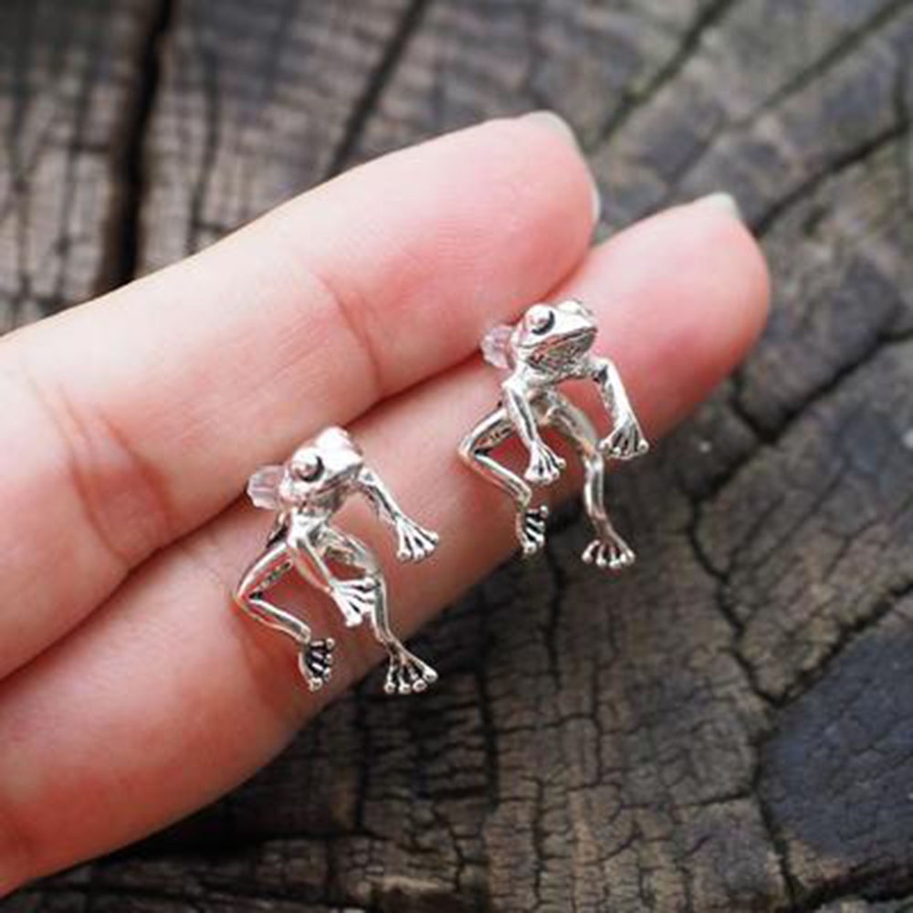Khuyên tai hình chú ếch cá tính dành cho nữ